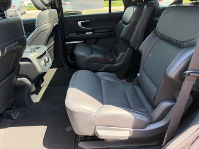 2027 Ford Expedition Platinum