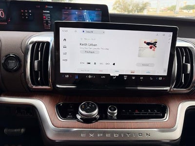 2027 Ford Expedition King Ranch®