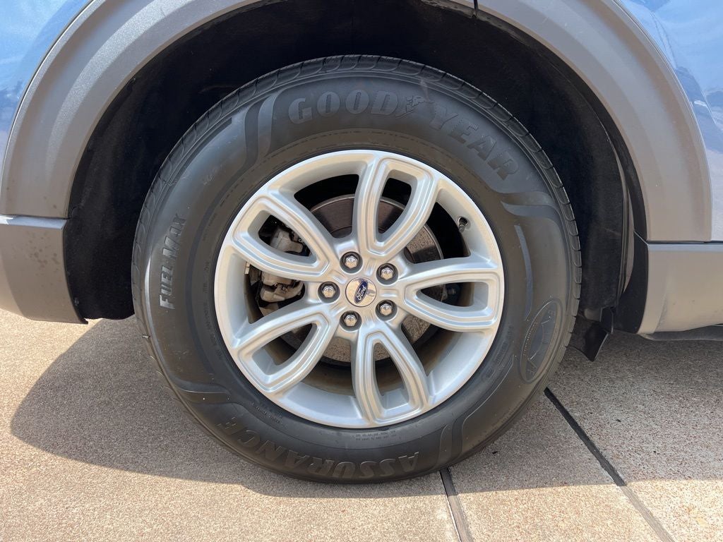 2020 Ford Explorer Base