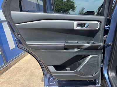 2020 Ford Explorer Base