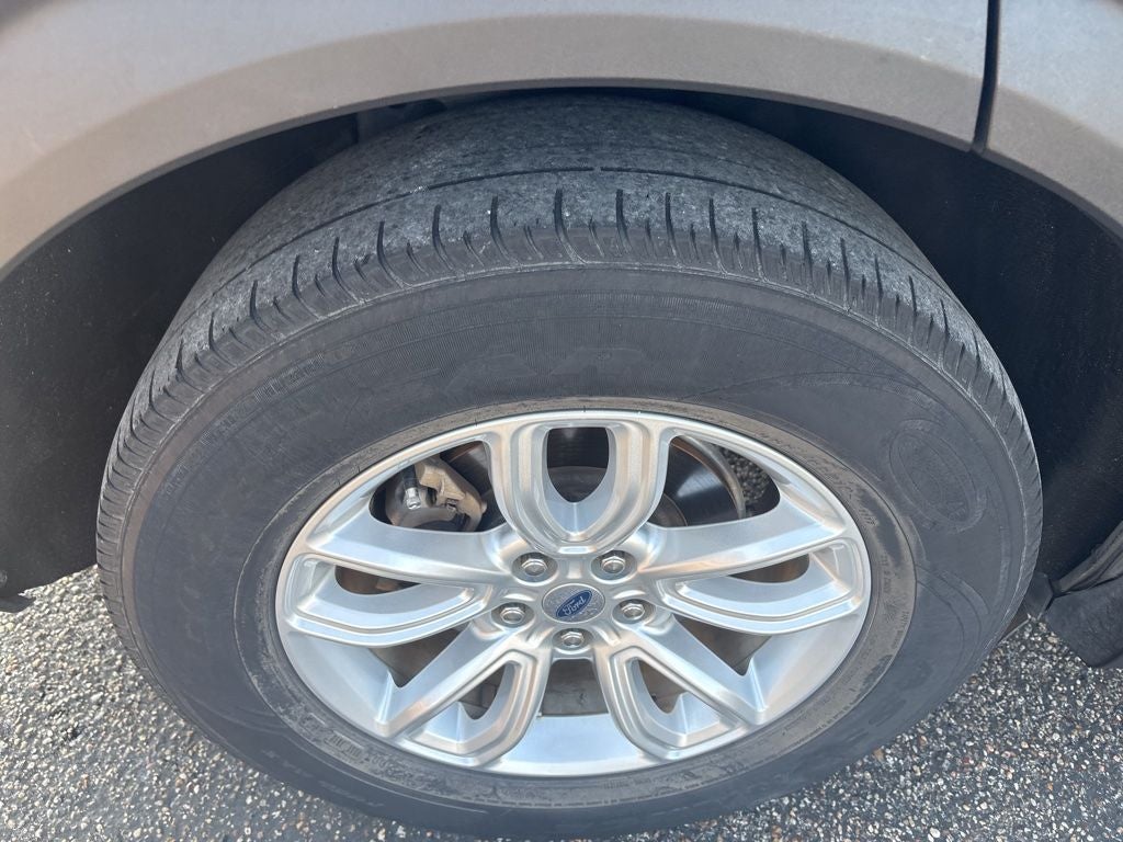 2020 Ford Explorer Base