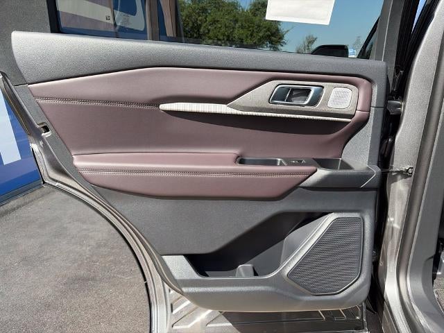 2027 Ford Explorer Platinum™