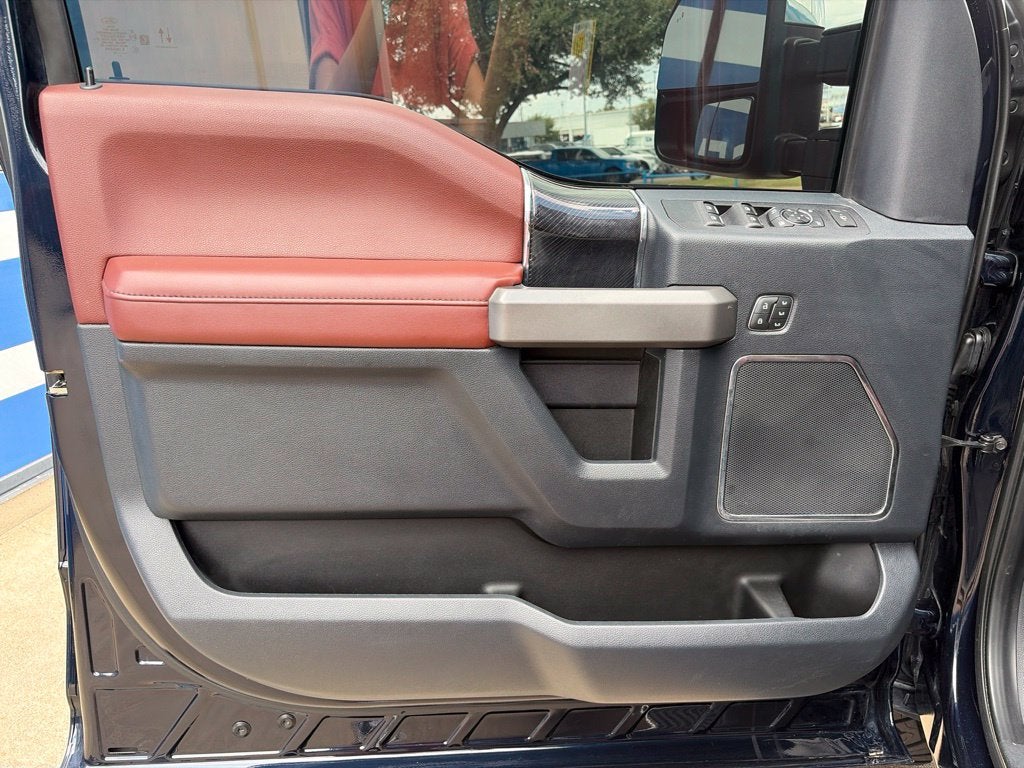2022 Ford Super Duty F-250SD Platinum
