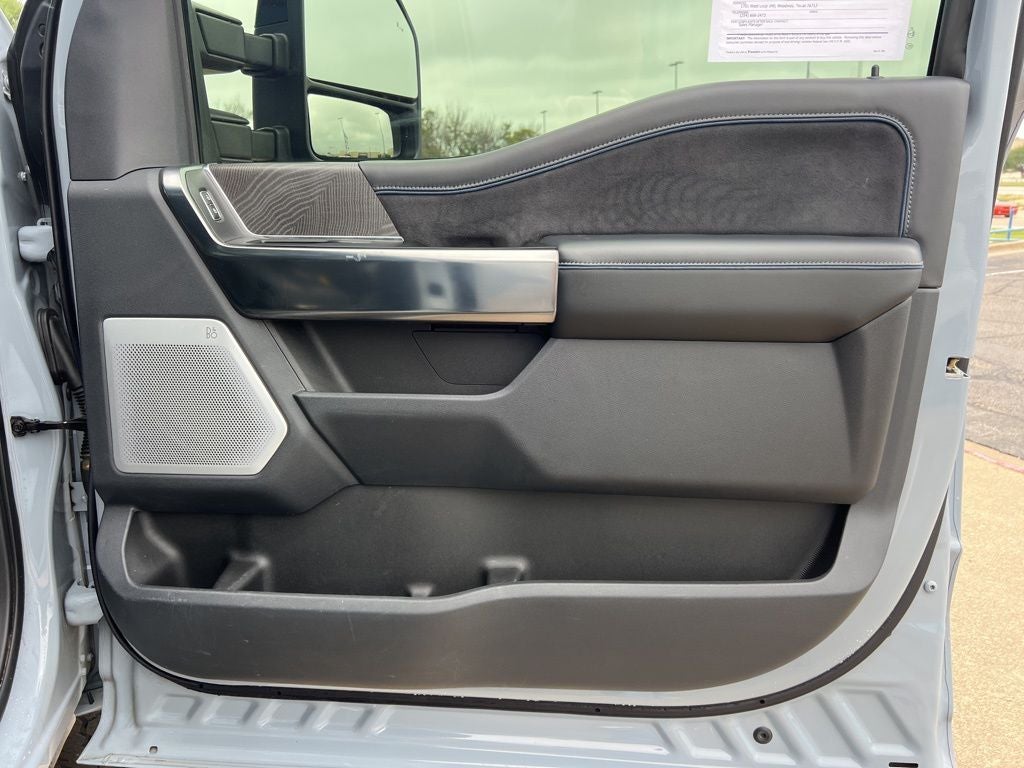 2025 Ford Super Duty F-250SD Platinum