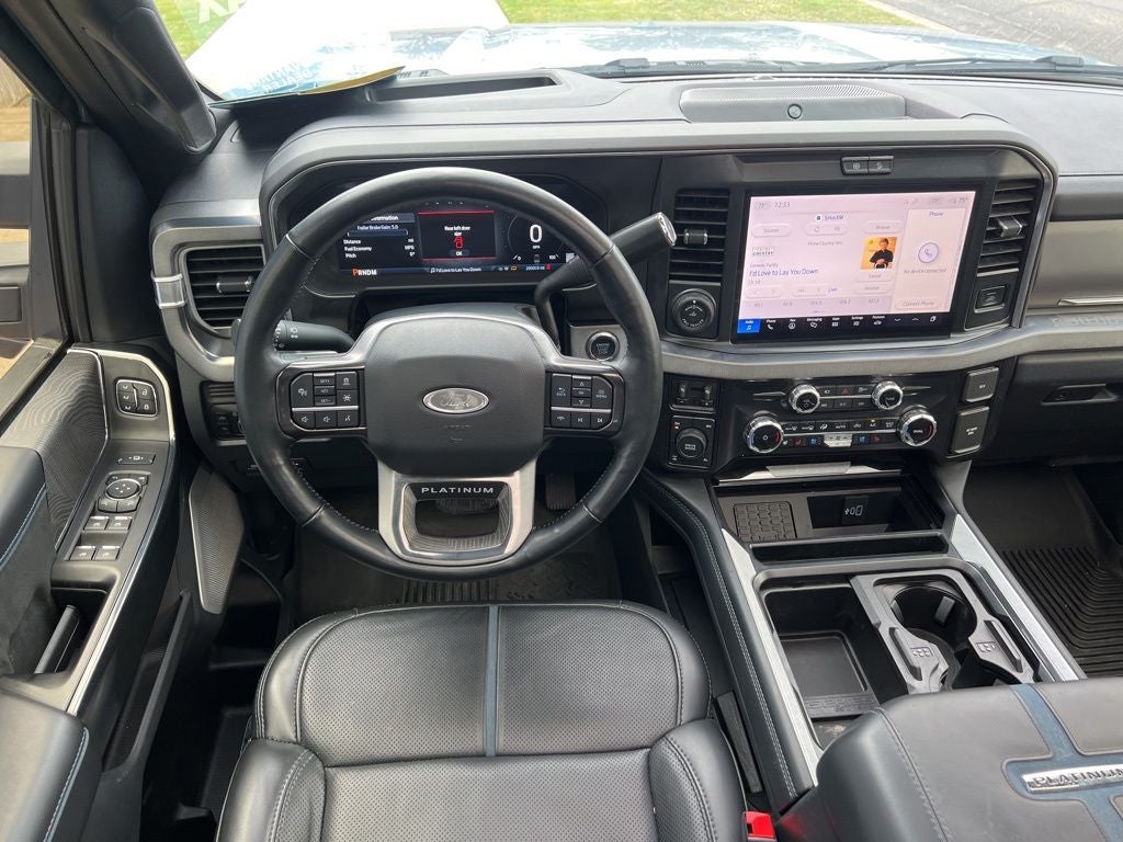 2025 Ford Super Duty F-250SD Platinum