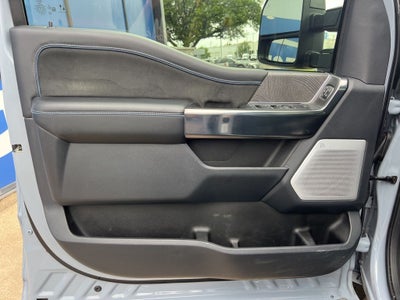 2025 Ford Super Duty F-250SD Platinum