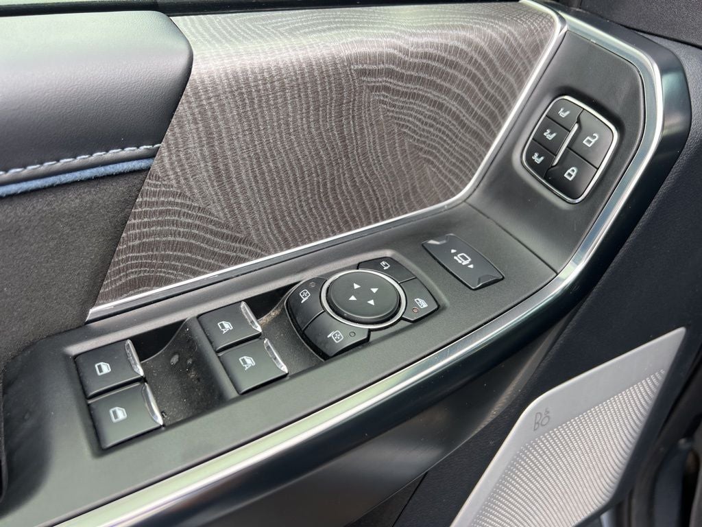 2025 Ford Super Duty F-250SD Platinum