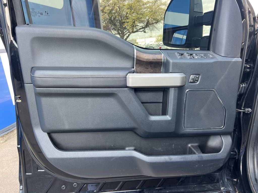 2022 Ford Super Duty F-250SD Lariat