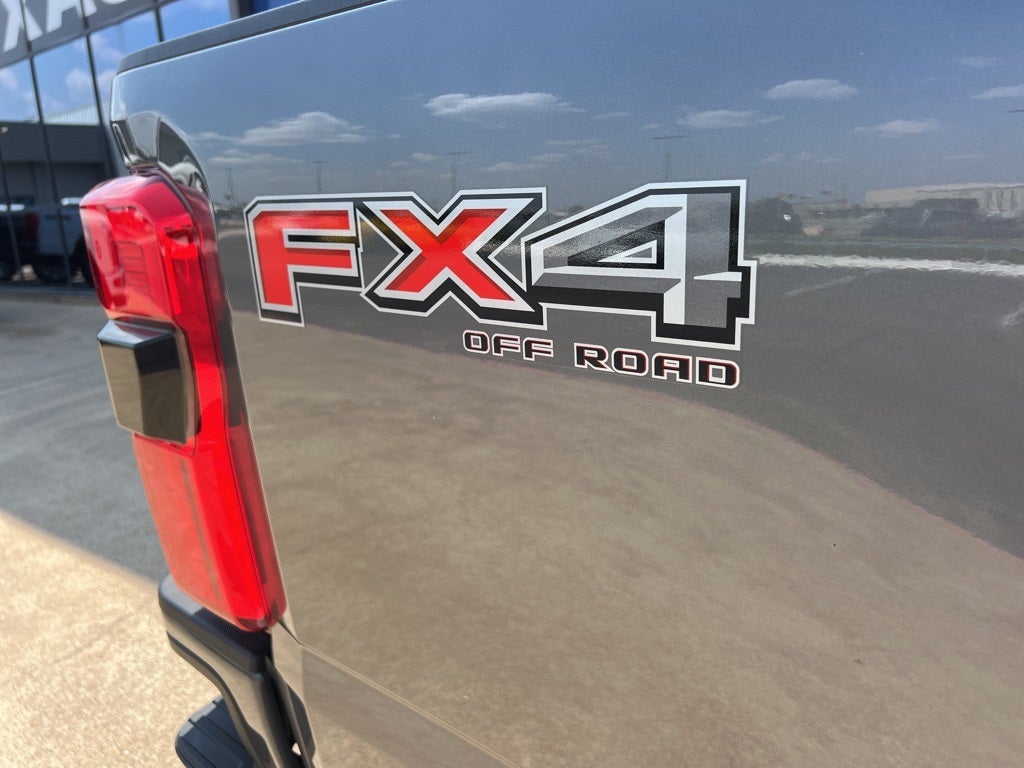 2026 Ford Super Duty F-350SD Platinum