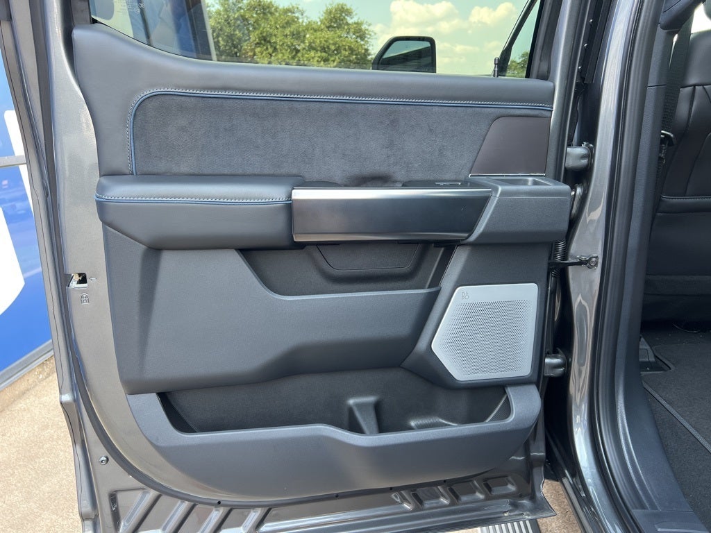 2026 Ford Super Duty F-350SD Platinum