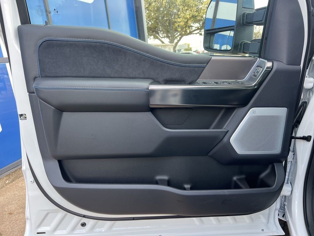 2026 Ford Super Duty F-350SD Platinum