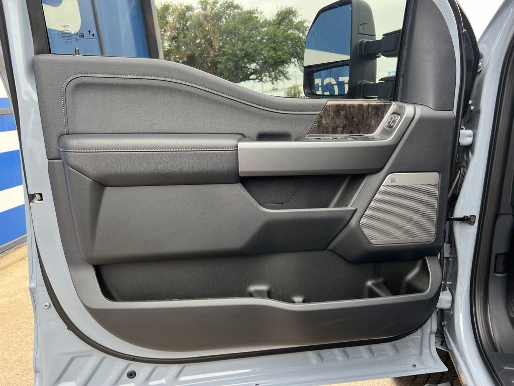 2026 Ford Super Duty F-350SD Lariat