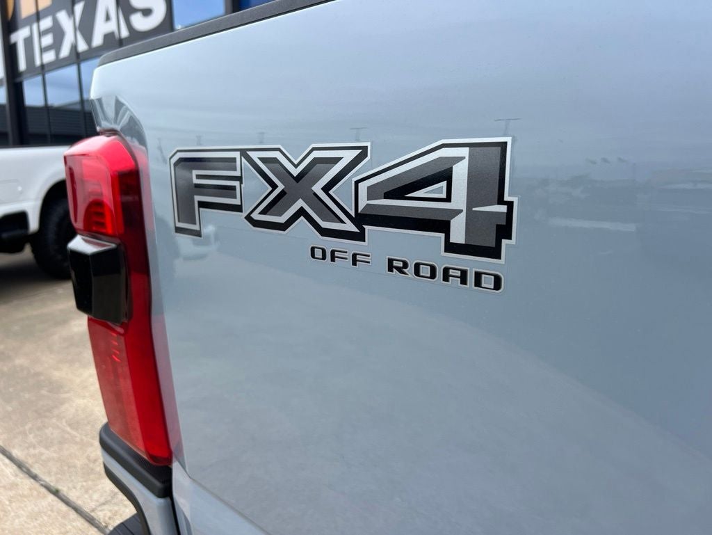 2026 Ford Super Duty F-350SD Lariat