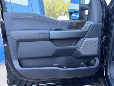 2027 Ford Super Duty F-350® Lariat®
