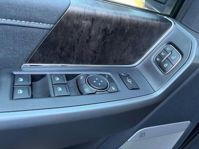 2027 Ford Super Duty F-350® Lariat®