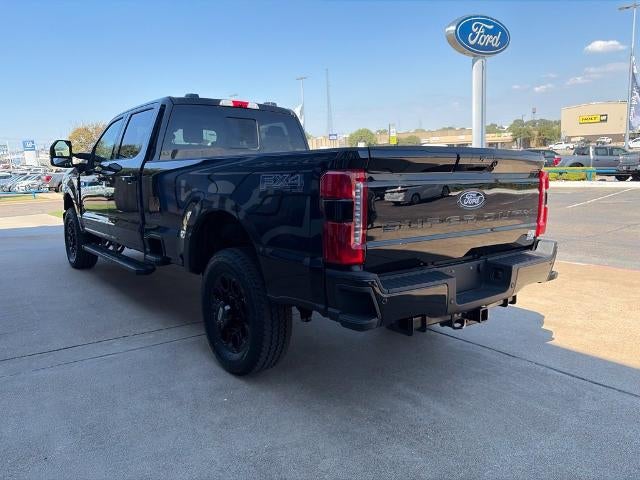 2027 Ford Super Duty F-350® Lariat®