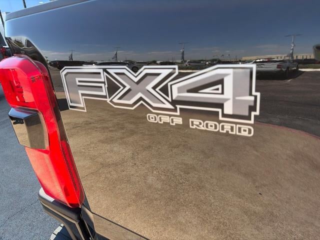 2027 Ford Super Duty F-350® Lariat®