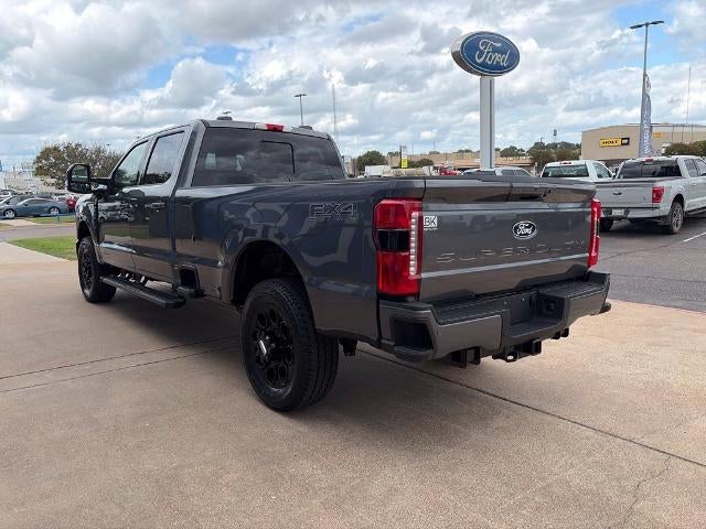 2027 Ford Super Duty F-350® Lariat®