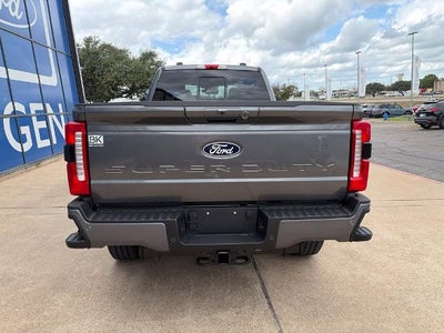 2027 Ford Super Duty F-350® Lariat®