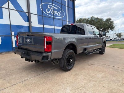 2027 Ford Super Duty F-350® Lariat®