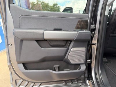2027 Ford Super Duty F-350® Lariat®