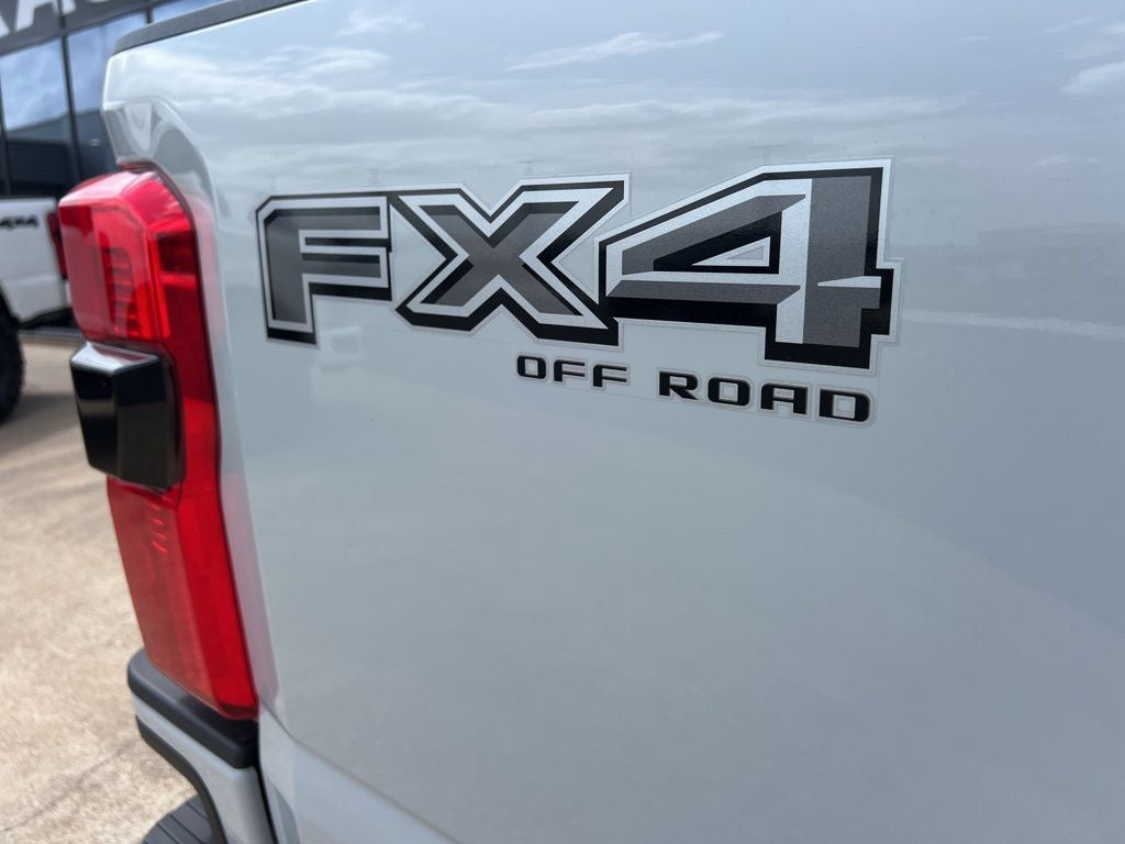 2026 Ford Super Duty F-350SD Lariat