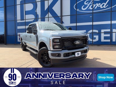2027 Ford Super Duty F-350SD Lariat