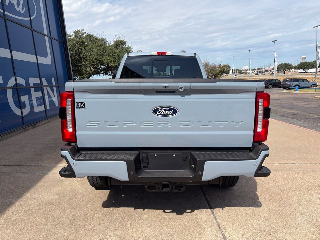 2027 Ford Super Duty F-350SD Lariat