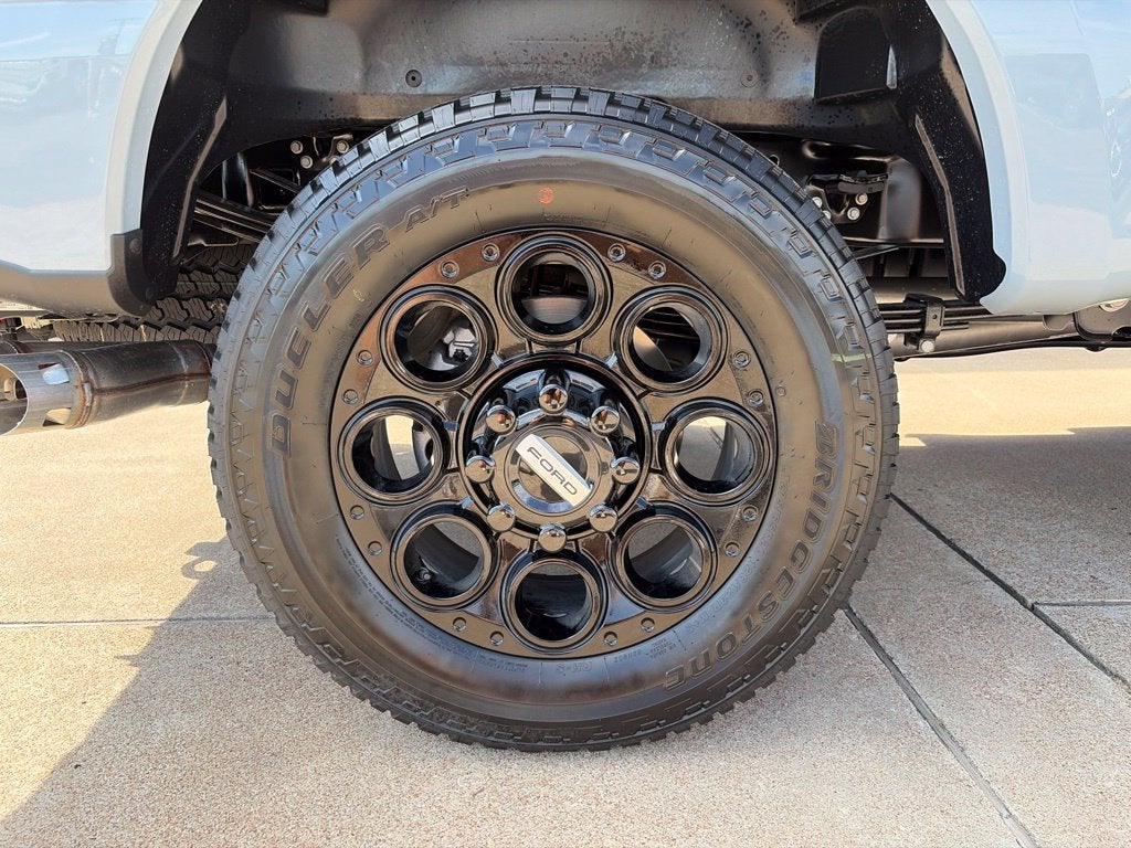 2027 Ford Super Duty F-350SD Lariat