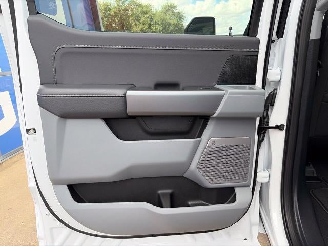 2027 Ford Super Duty F-350® XLT