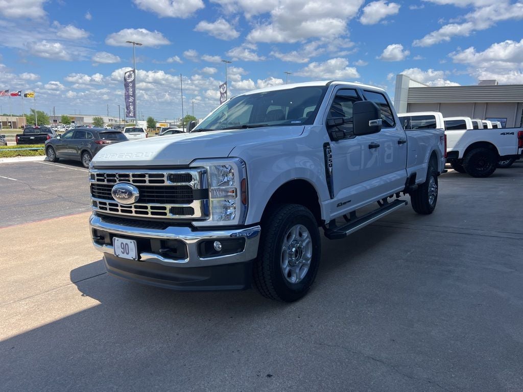 2026 Ford Super Duty F-350SD XLT
