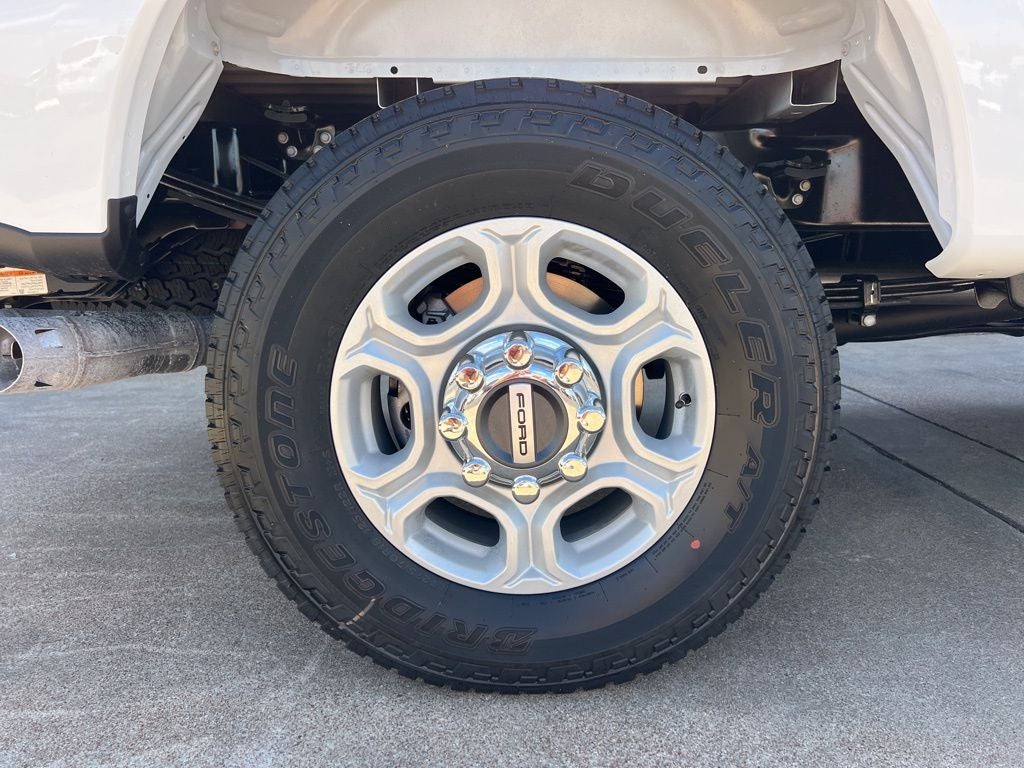 2026 Ford Super Duty F-350SD XLT