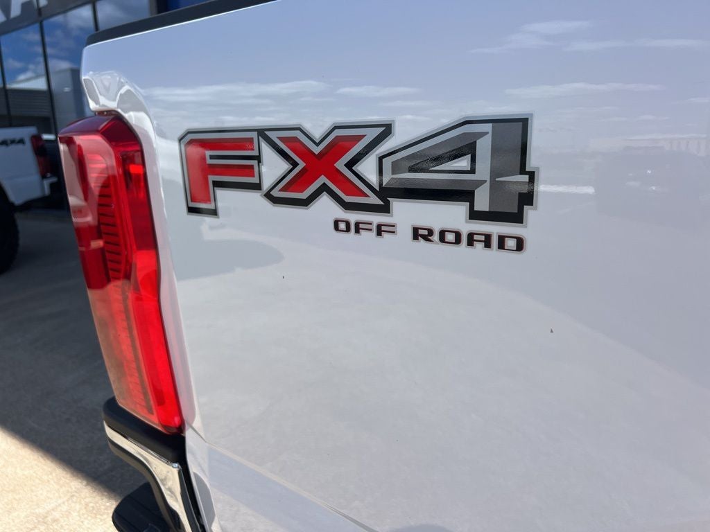 2026 Ford Super Duty F-350SD XLT