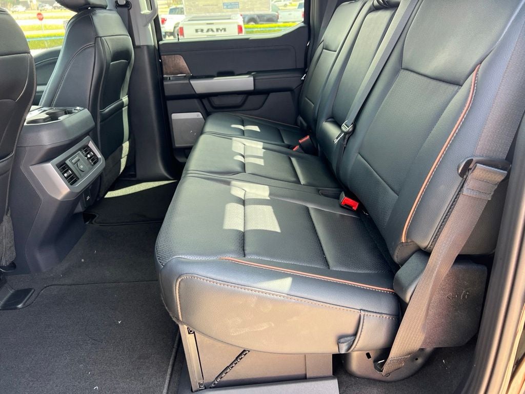 2026 Ford Super Duty F-350SD Lariat