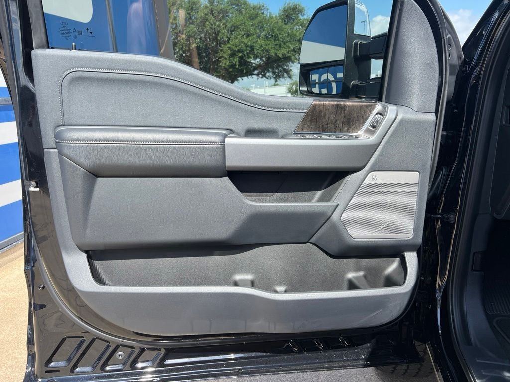 2026 Ford Super Duty F-350SD Lariat