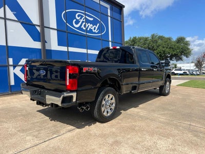 2026 Ford Super Duty F-350SD Lariat