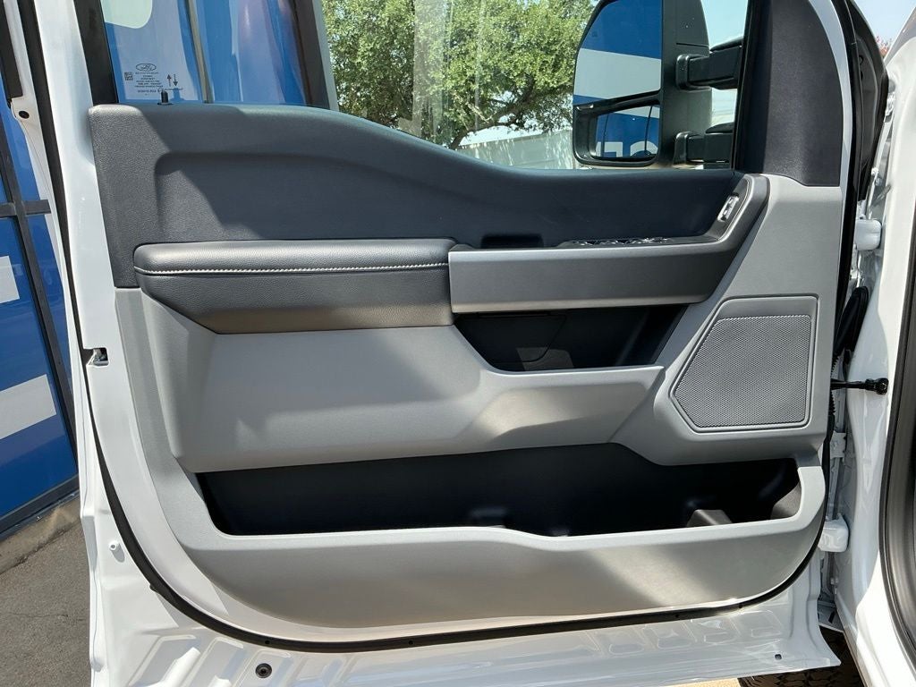 2026 Ford Super Duty F-350SD XLT