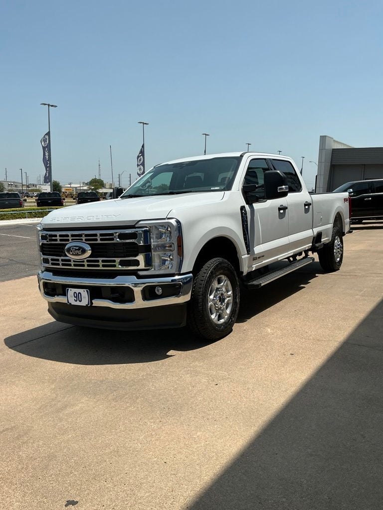 2026 Ford Super Duty F-350SD XLT