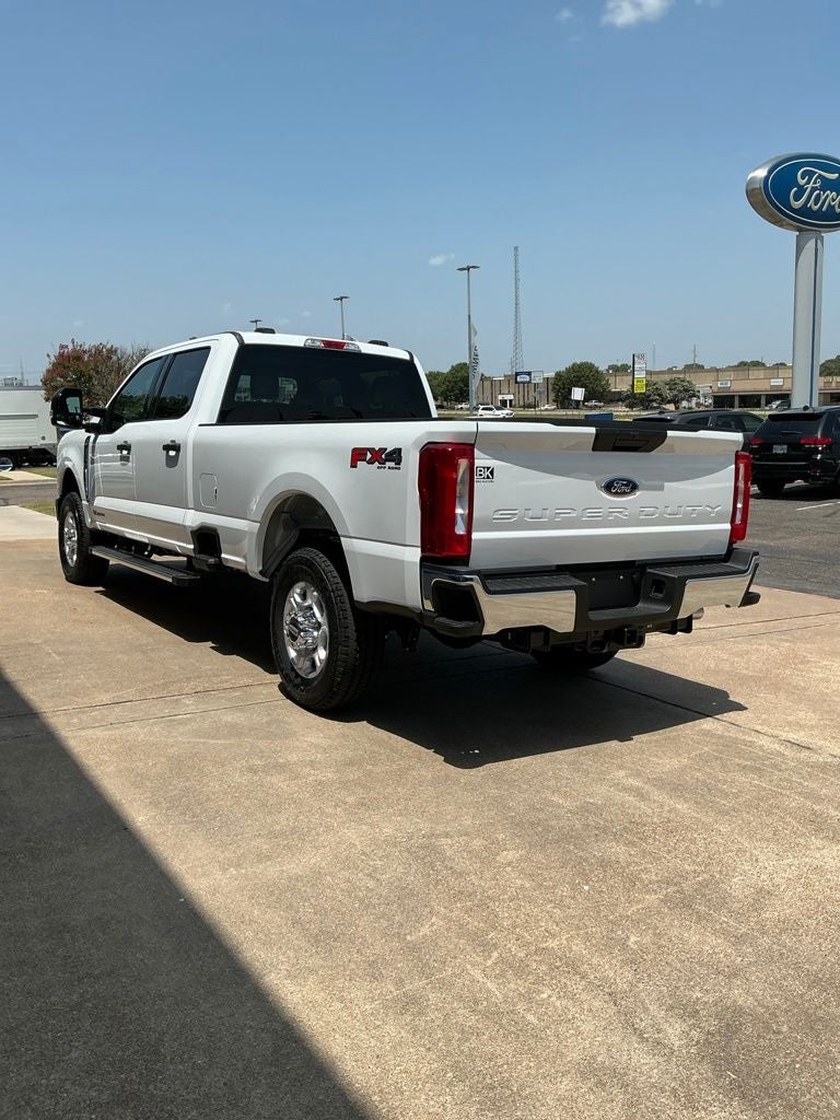 2026 Ford Super Duty F-350SD XLT