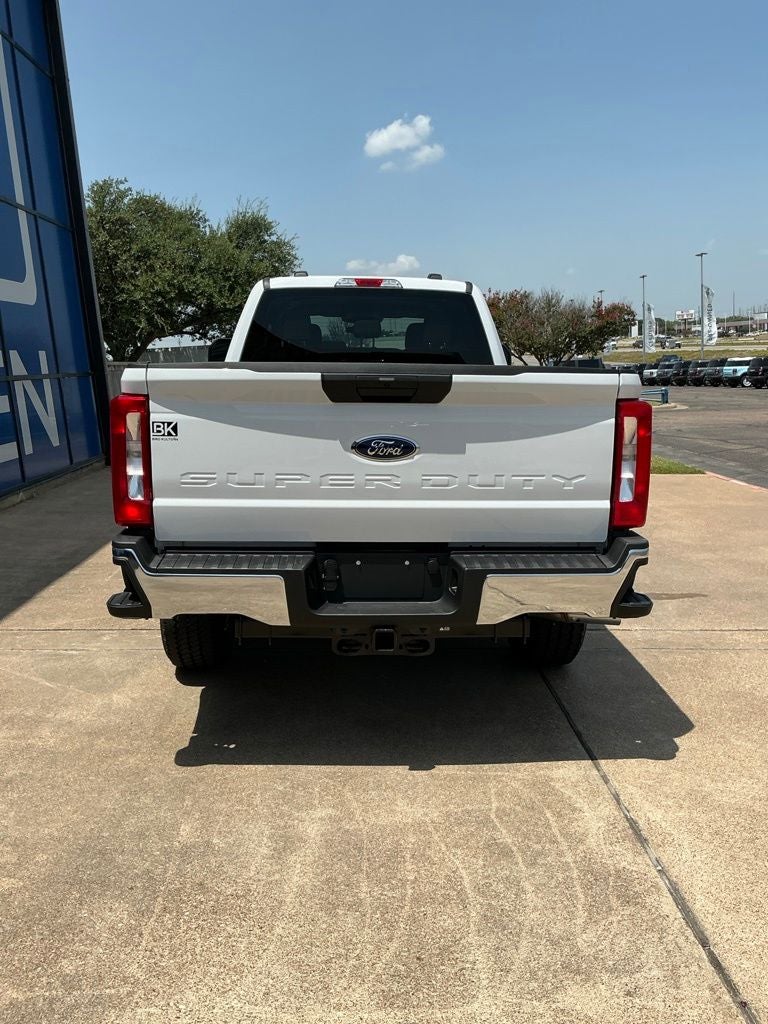 2026 Ford Super Duty F-350SD XLT