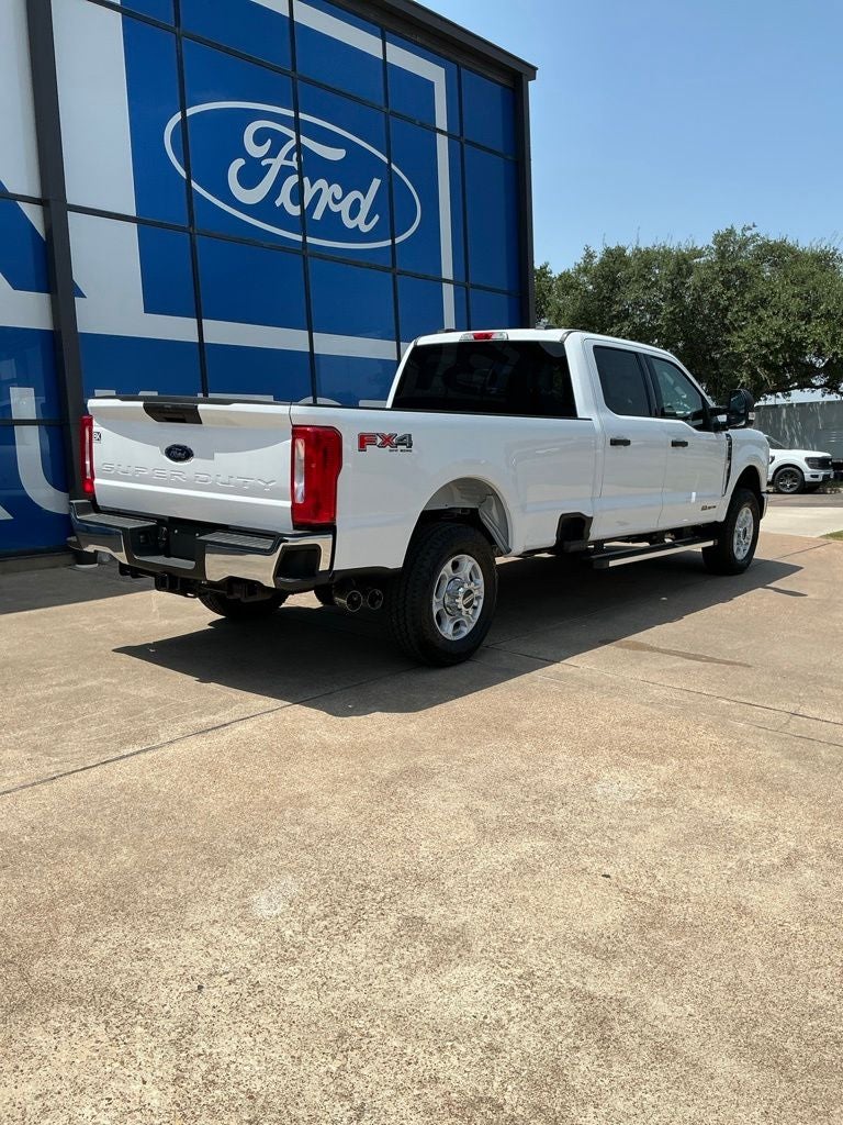2026 Ford Super Duty F-350SD XLT