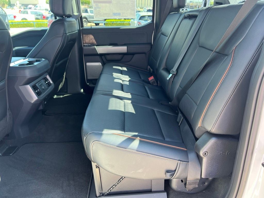 2026 Ford Super Duty F-350SD F-350® Lariat®