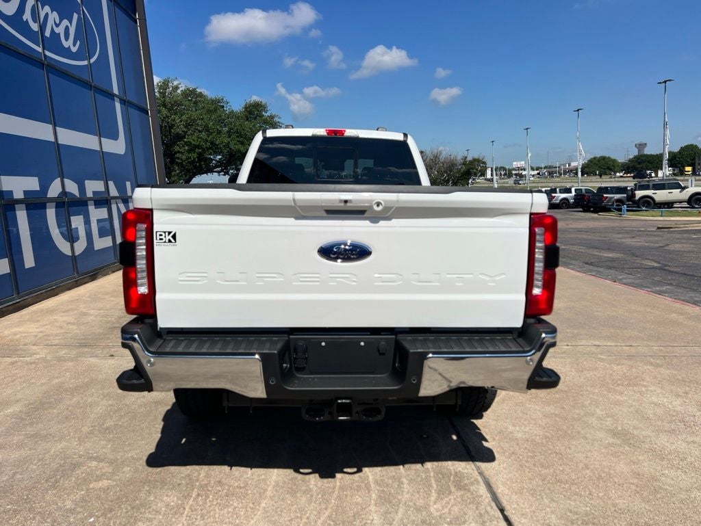 2026 Ford Super Duty F-350SD F-350® Lariat®