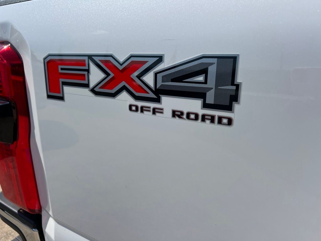 2026 Ford Super Duty F-350SD F-350® Lariat®