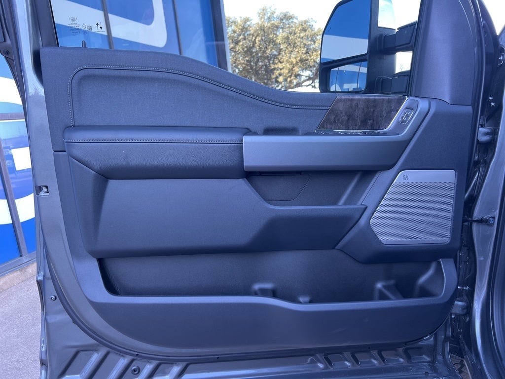 2026 Ford Super Duty F-350SD Lariat