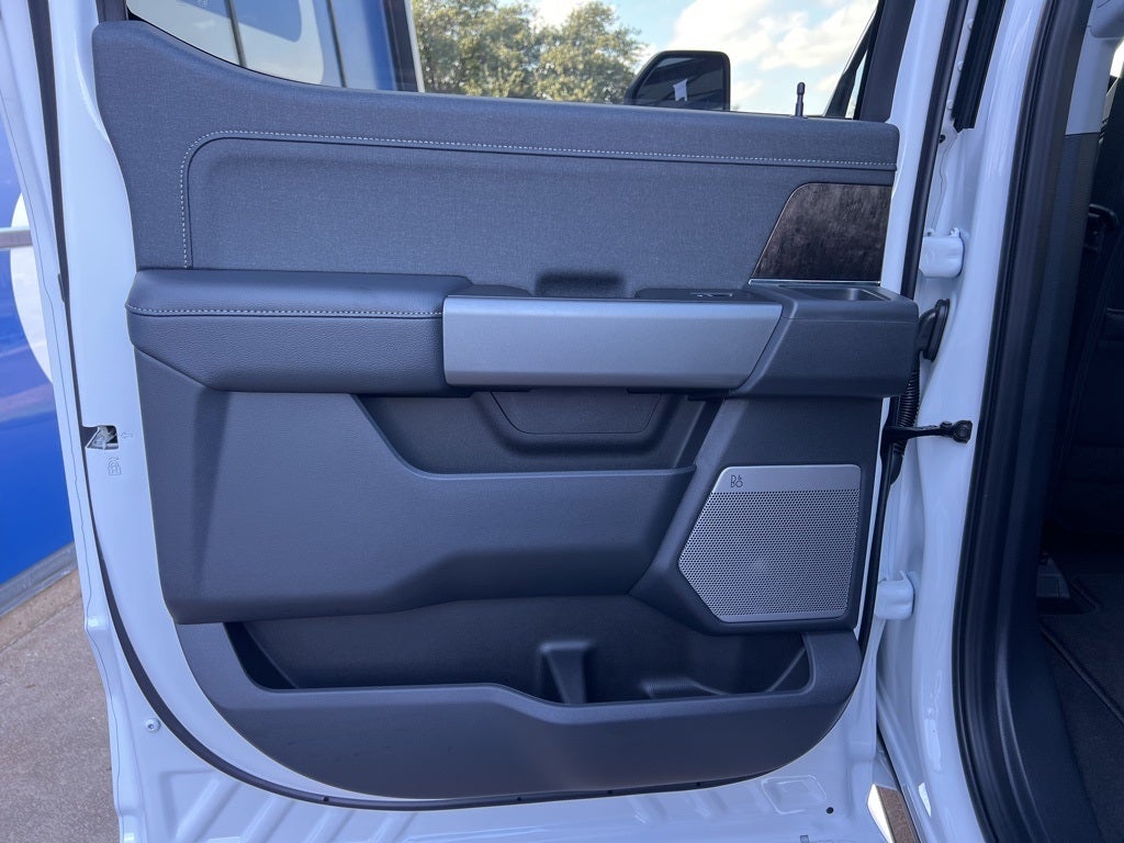 2026 Ford Super Duty F-350SD Lariat