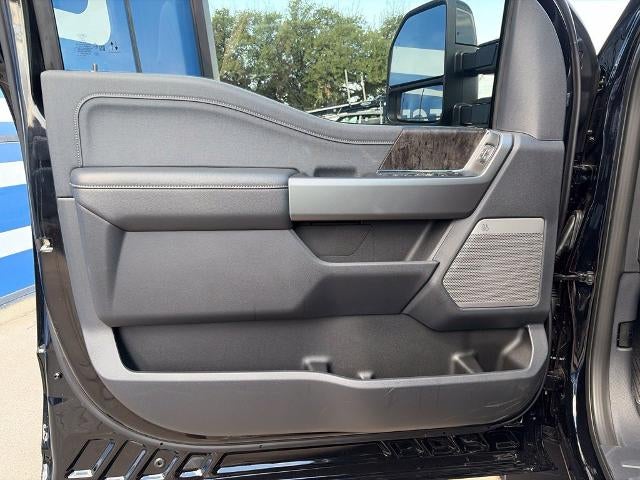 2027 Ford Super Duty F-350® Lariat®