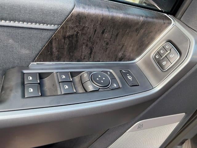 2027 Ford Super Duty F-350® Lariat®