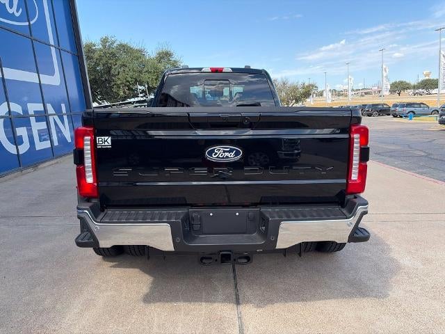 2027 Ford Super Duty F-350® Lariat®