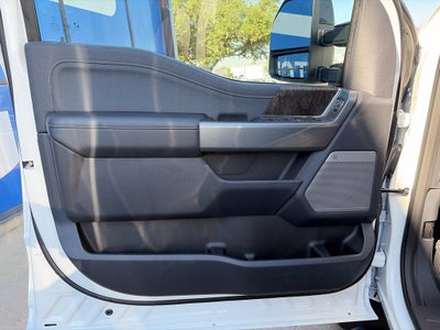 2027 Ford Super Duty F-350SD Lariat DRW
